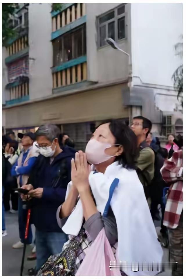 看到香港大埔这场大火我在心里默默做了几个决定，今后1、家里有条件一定要装个浴