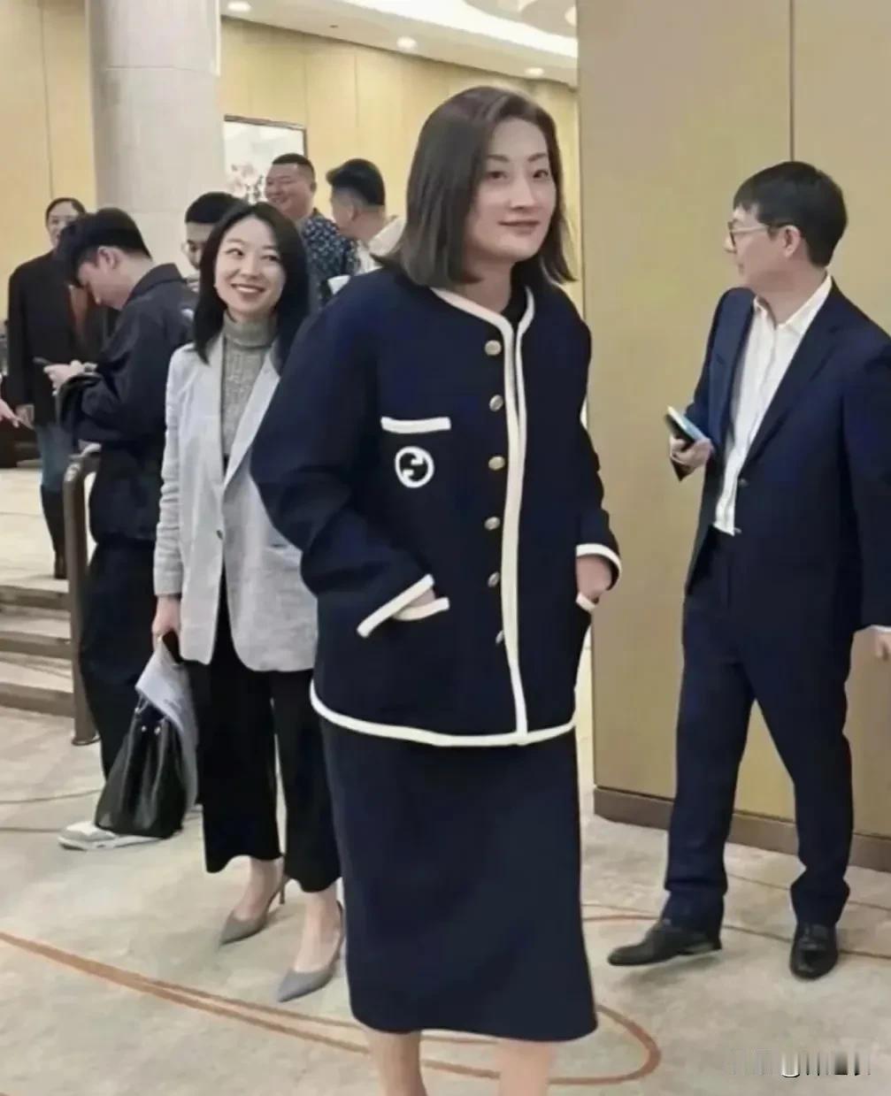 估计宗大小姐从小就不鸟宗家的七大姑八大姨，是因为他们都要大小姐和她妈大气一点，容