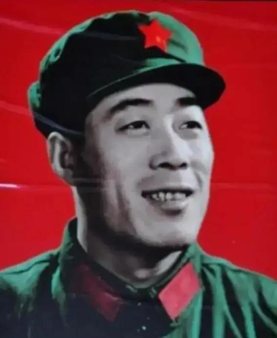 33岁，大军区副司令员。42岁，按正团级转业，去兵工厂当副厂长。你没看错，从