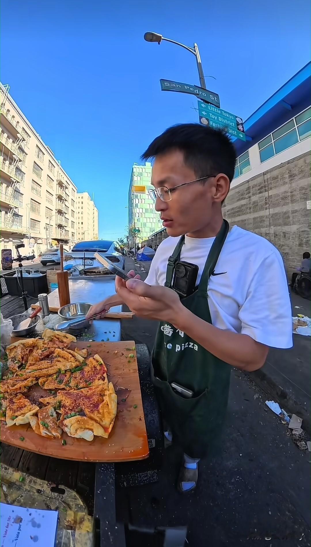 一张酱香饼，竟在大洋彼岸的洛杉矶闹出了大动静！从“60美金一张”的天价刺客，到
