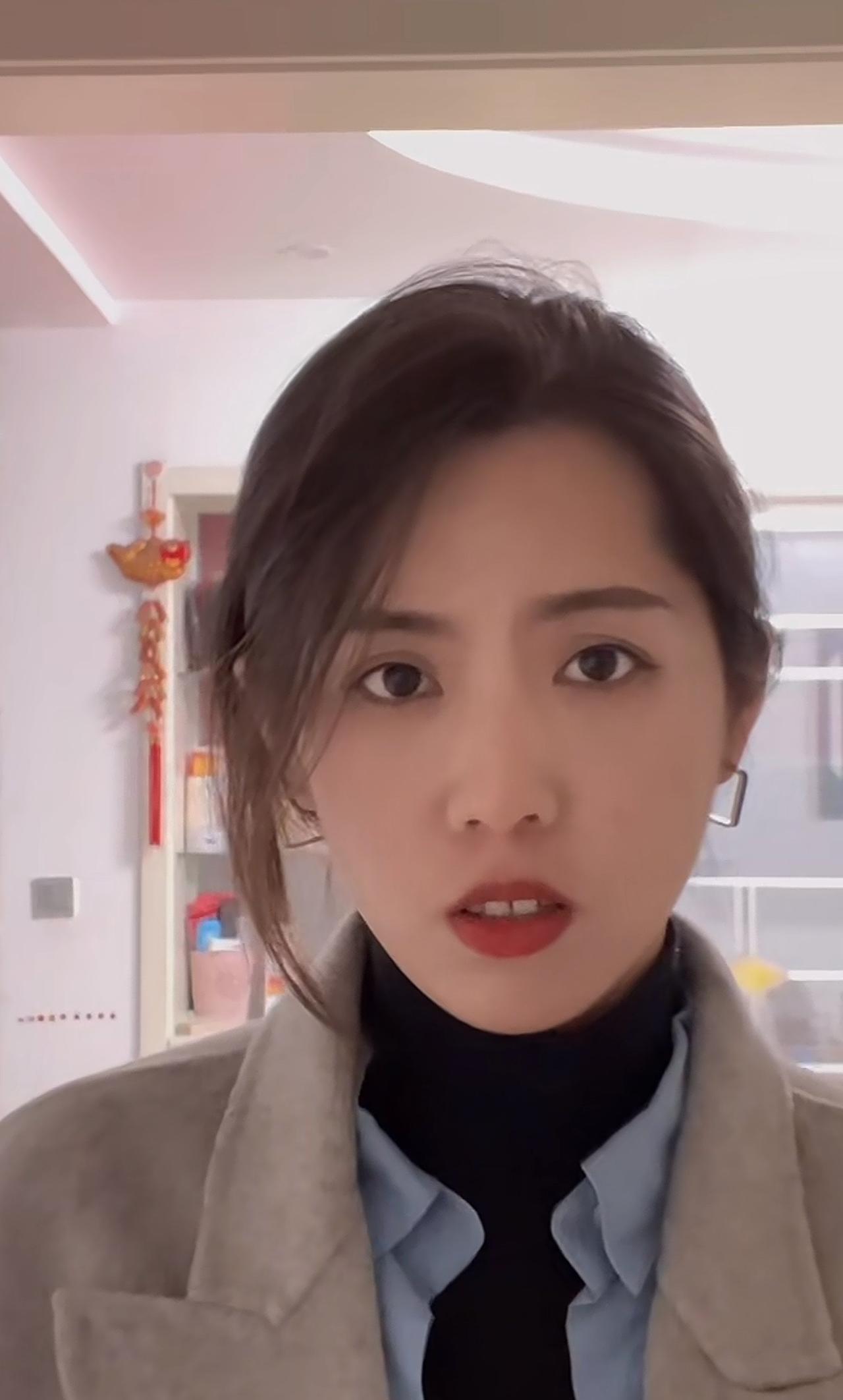 阿坝坠河的小女孩芯语，应该是找不到了，他的爸爸已放弃寻找，说了些丧气话，让人心堵