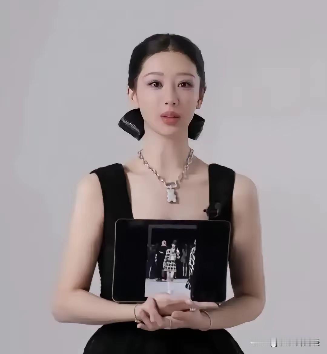 杨紫露额头直接热搜第一！这还是我们认识的小猴紫吗？昨天刷到这照片我真愣了几秒