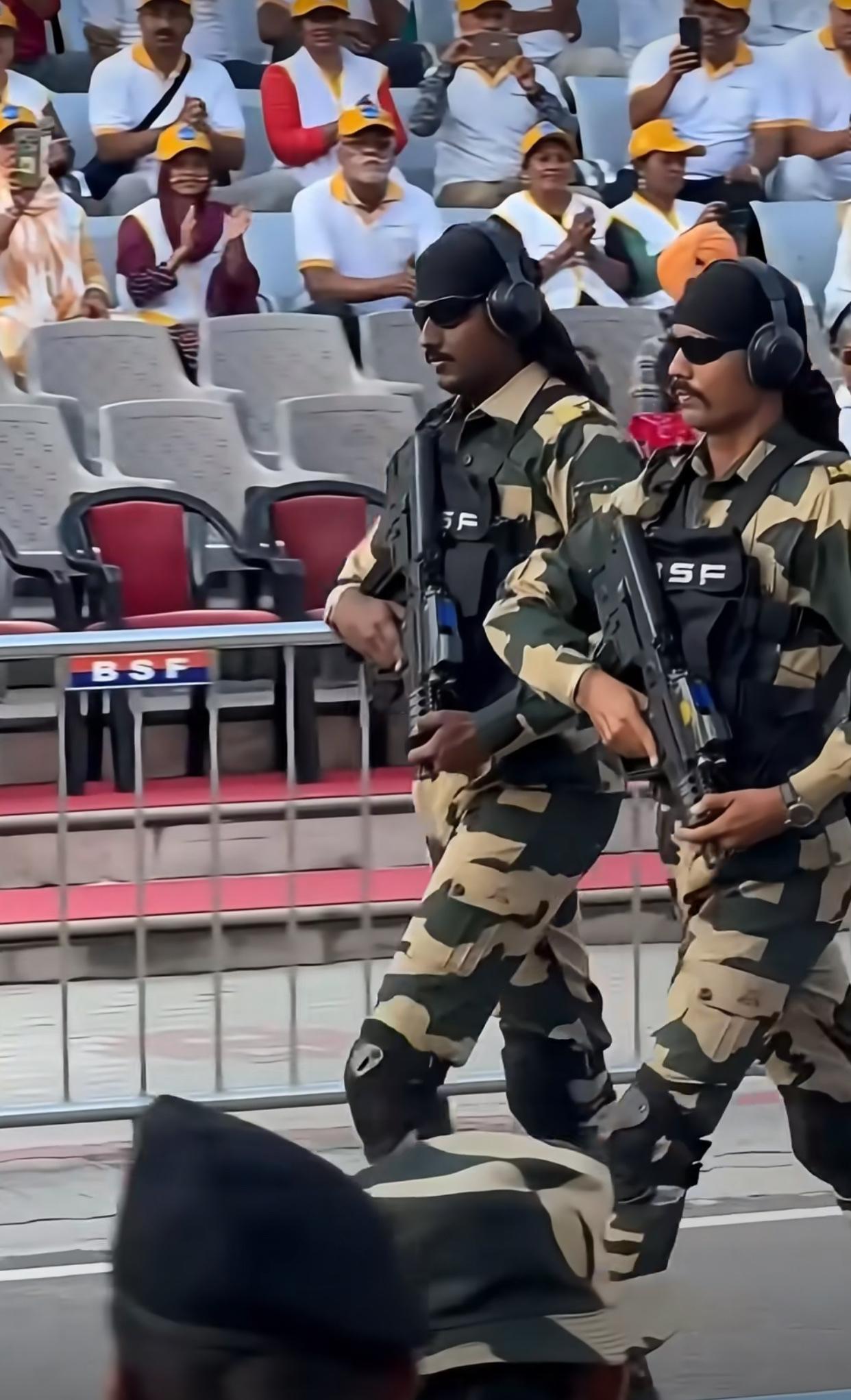 这是印度引以为傲的“山猫特种兵”看起来确实比普通士兵孔武有力个子也非常高