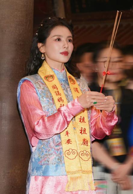 玄学这东西有时候真说不清，5月9日，演员刘涛现身福建莆田湄洲岛，全程参与妈祖诞辰