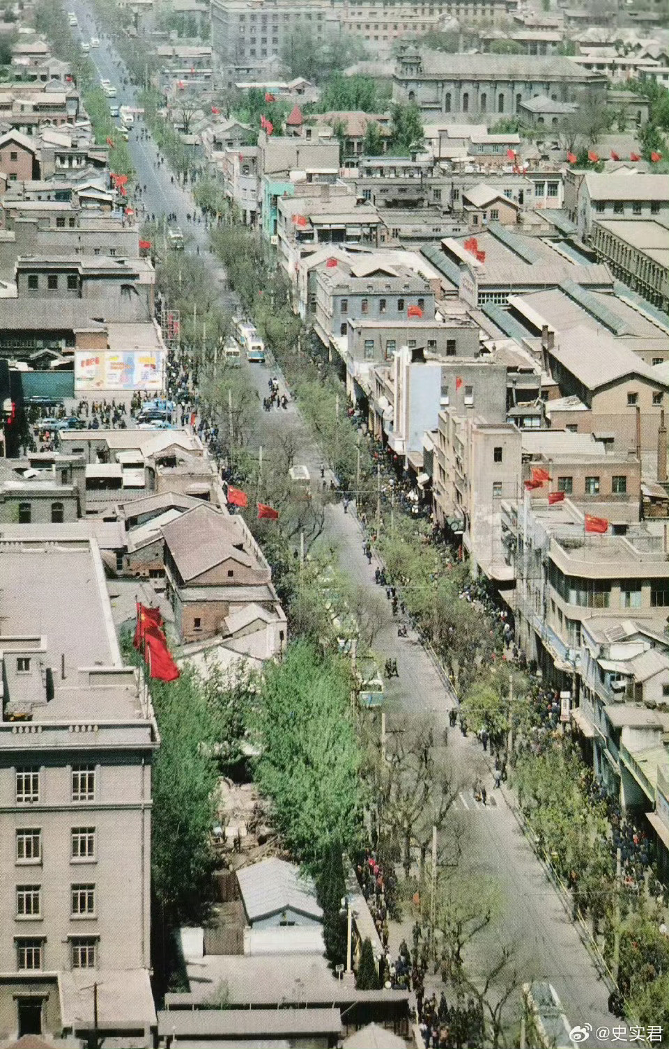 1979年的北京城区航拍，有朋友能看出这是哪条街道吗？