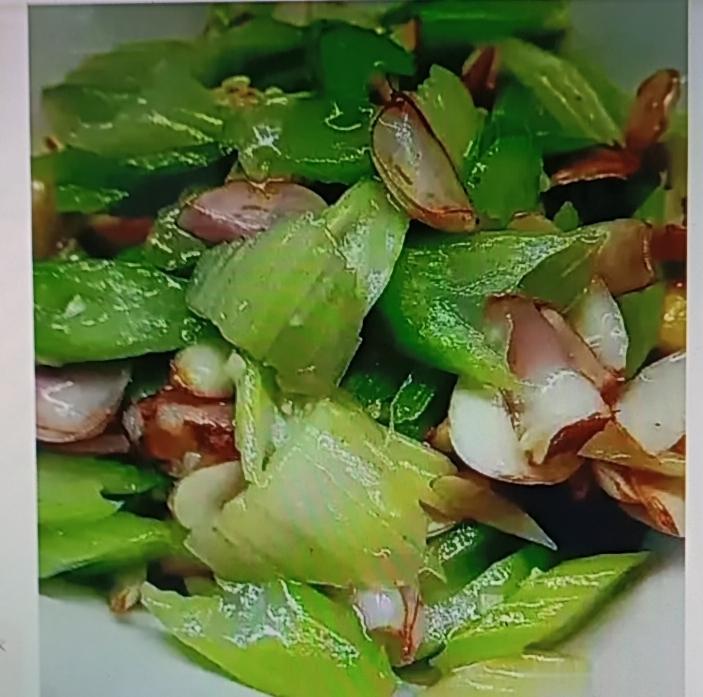 失眠这事儿，好多时候还真跟肝火旺脱不了干系。就像61岁的王阿姨，半夜总醒，试了各