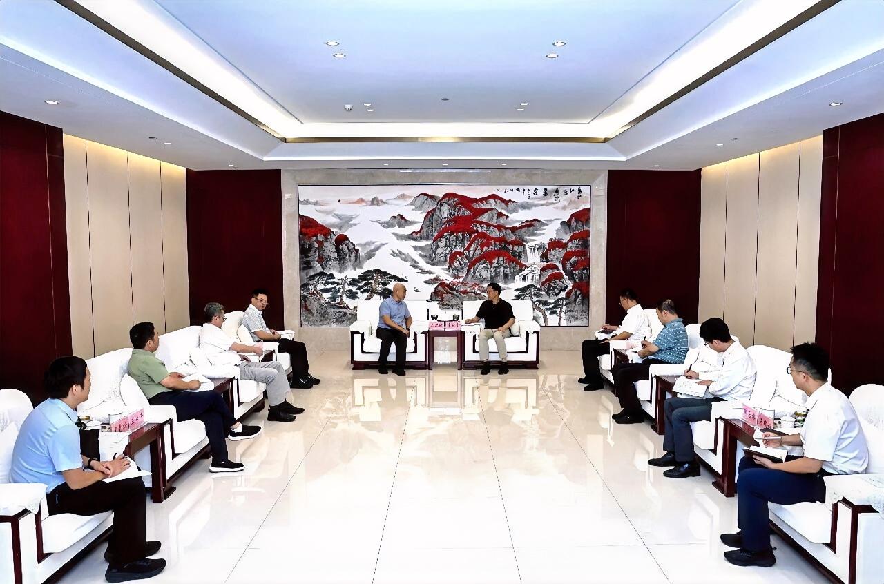 8月20日，中国农发集团党委副书记王黎晓在河南调研期间，专程拜访河南农业投资集团