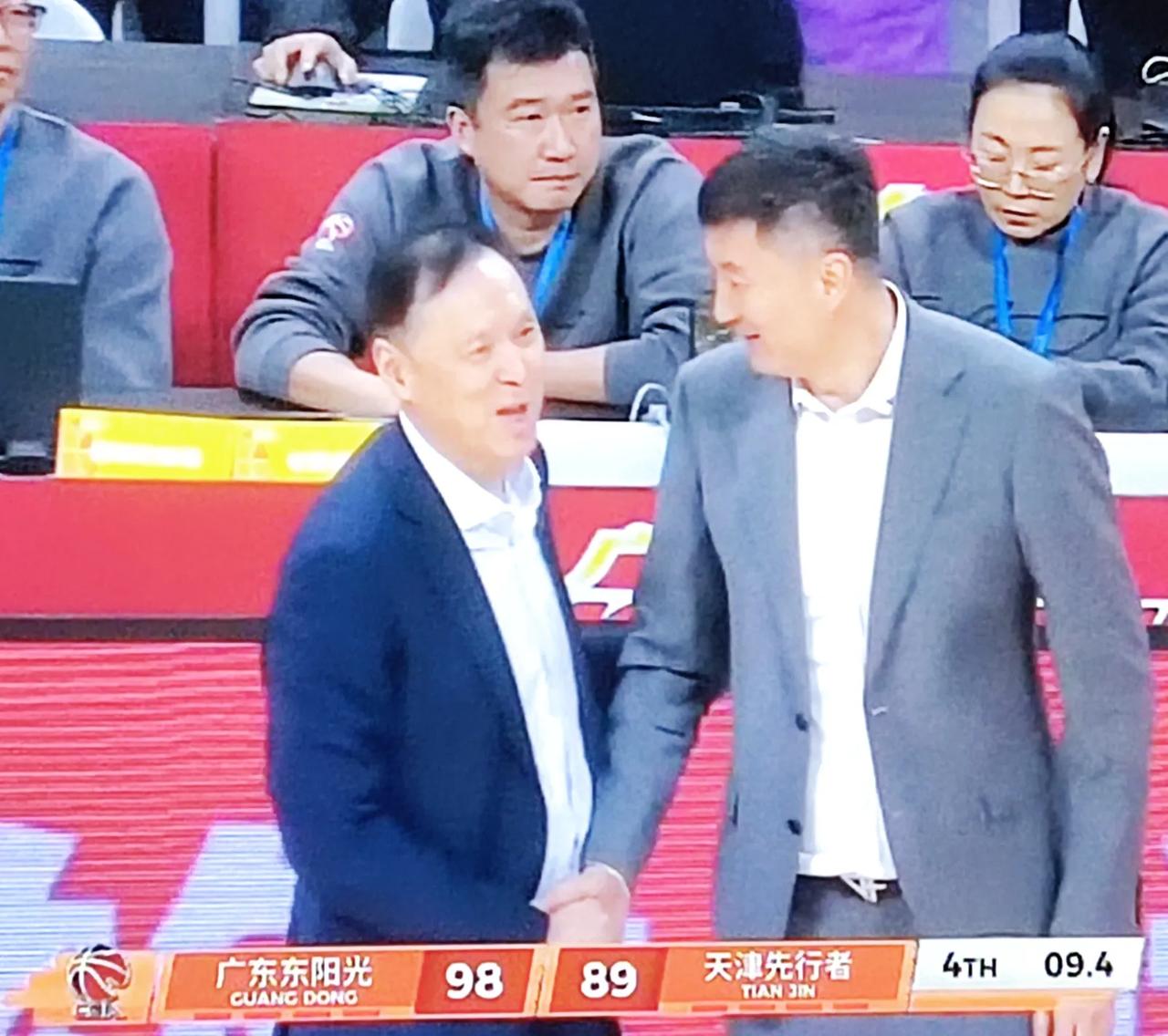 广东98-89战胜天津，赢的不多，皆因三分命中率不高，特别是前三节。广东队不靠