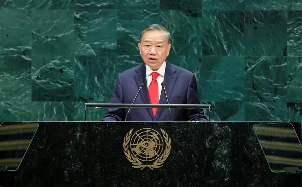 苏林在纽约联合国大会上当众撂的那番话，立马勾住了国际舆论的眼球。他当面拍了胸脯：