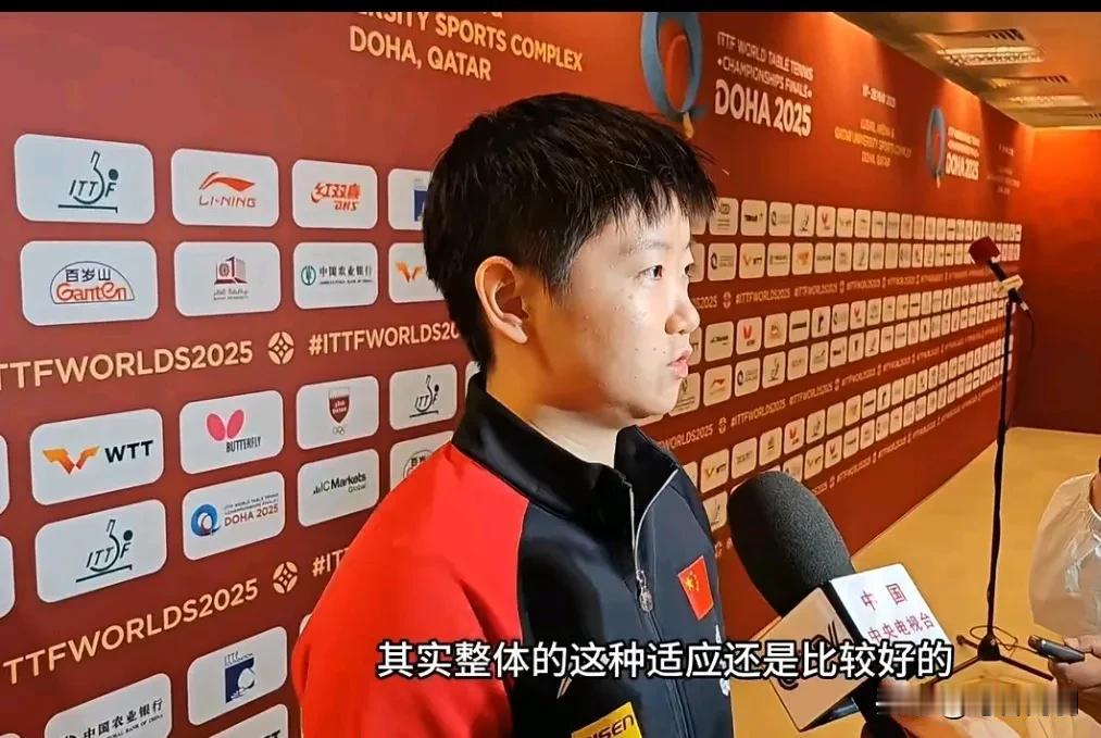 从她嘴里从来听不到一句抱怨的话，所以，更心疼了！[哭哭]央视采访，小莎说球台颜