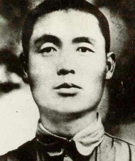 1945年10月，阎锡山的侍从秘书李蓼源被从办公室带走，上车后直接开到荒郊，在