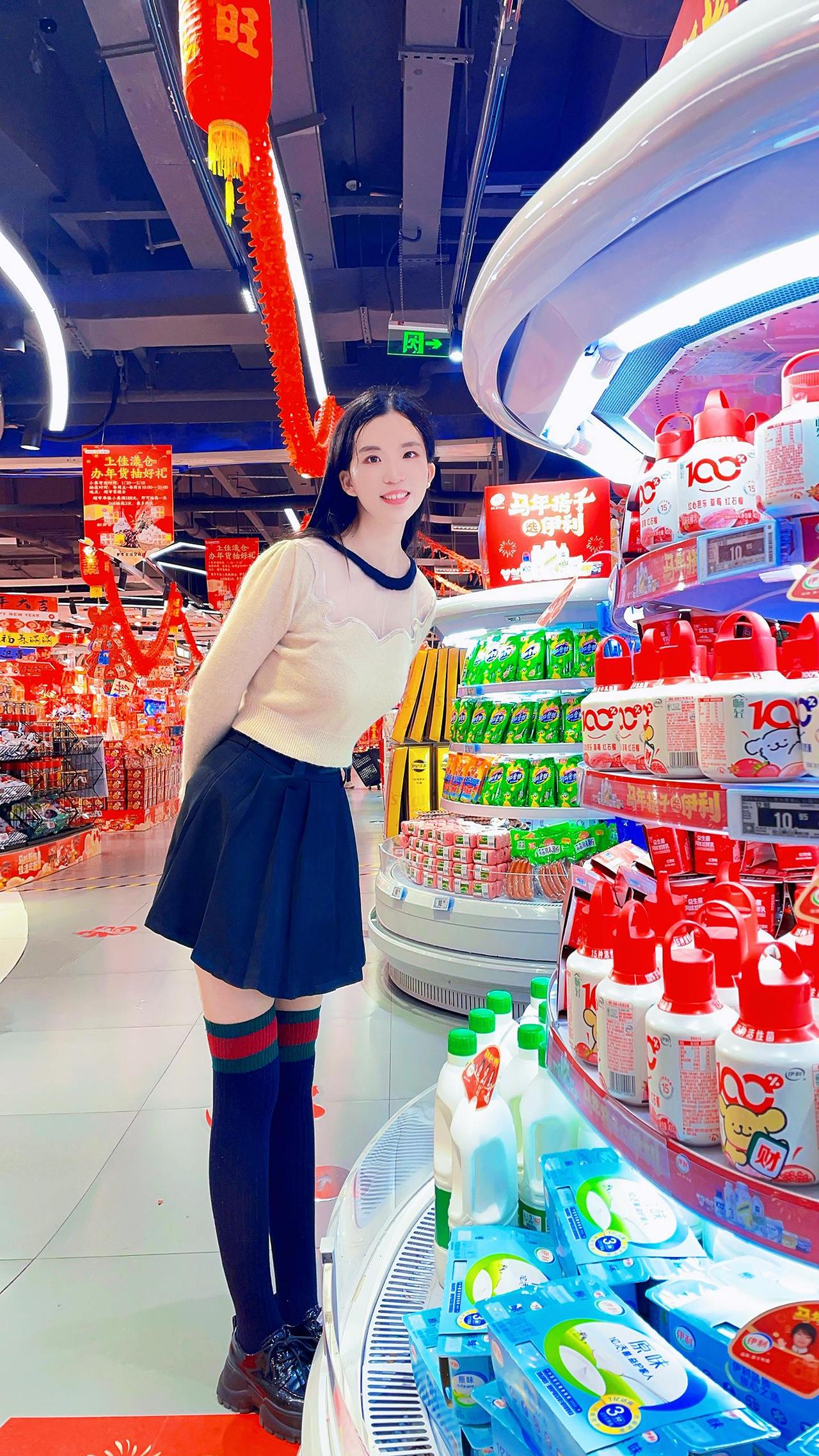 衣服就像性格，多面向，在不同场合，总有一面顺其自然可以拿出来用，让衣服与我们相互