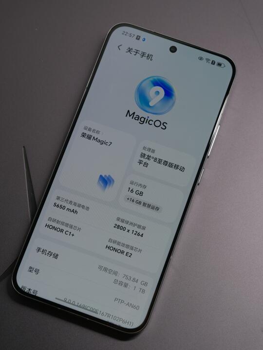 听劝！5月买手机就要看这三点： 	 第一：挑处理器，现在处理器也就骁龙...