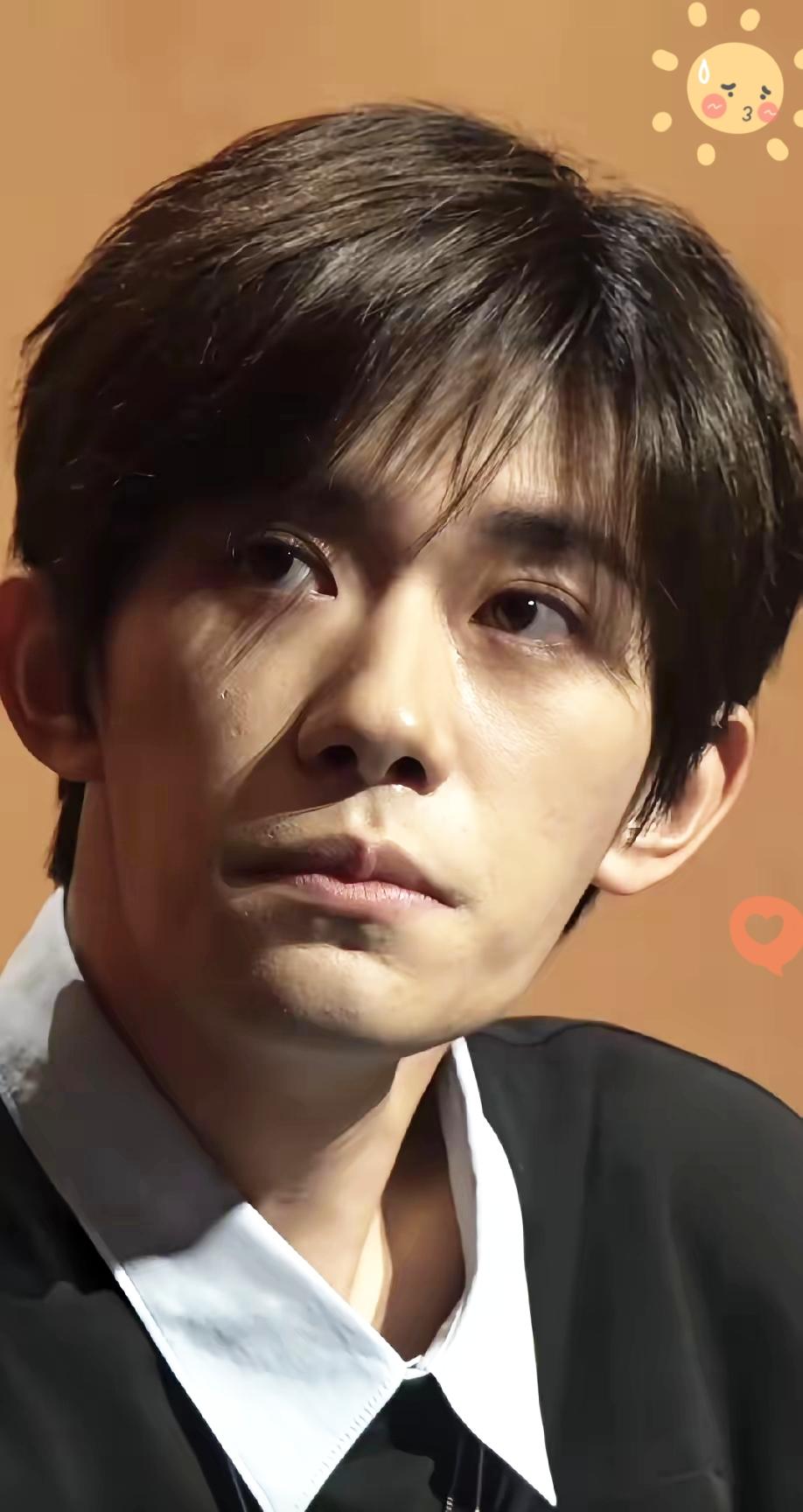 谁还没刷到易烊千玺近期的状态？24岁的年纪，眼神里却少了年轻人该有的透亮，反