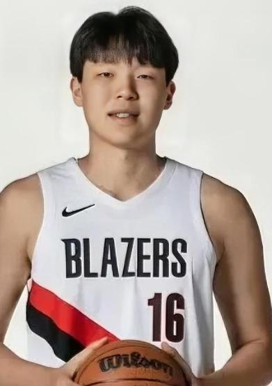 杨瀚森基本立足NBA了，不仅仅是因为开拓者124-123险胜国王，而是因为——