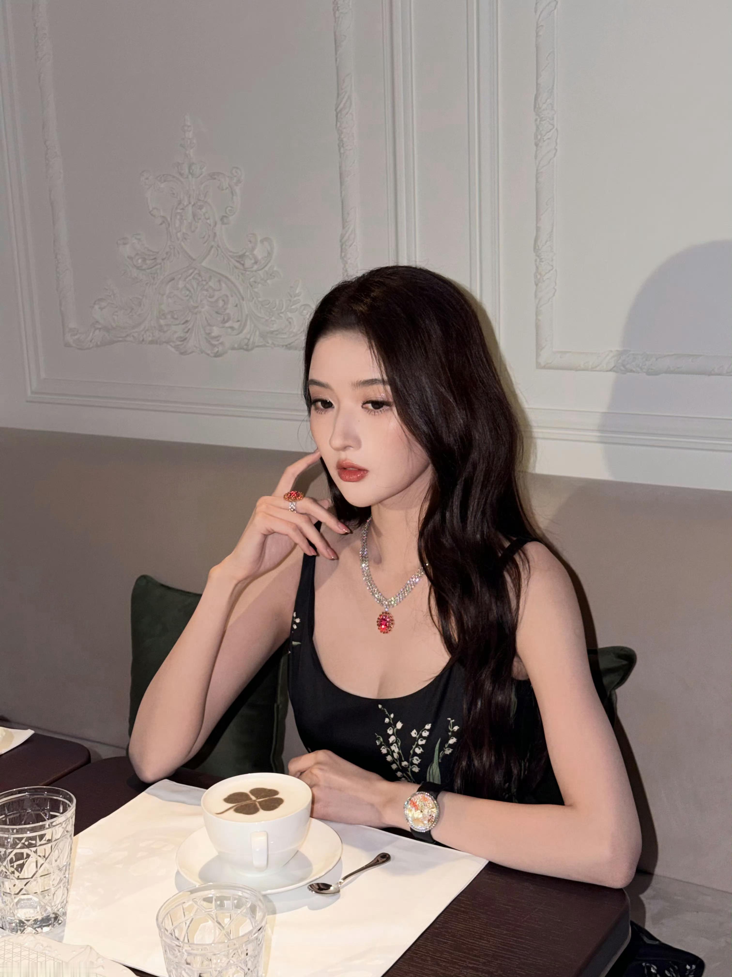 王玉雯工作室否认恋情王玉雯工作室也发文辟谣了，只是朋友聚餐后的正常社交往来，俩人