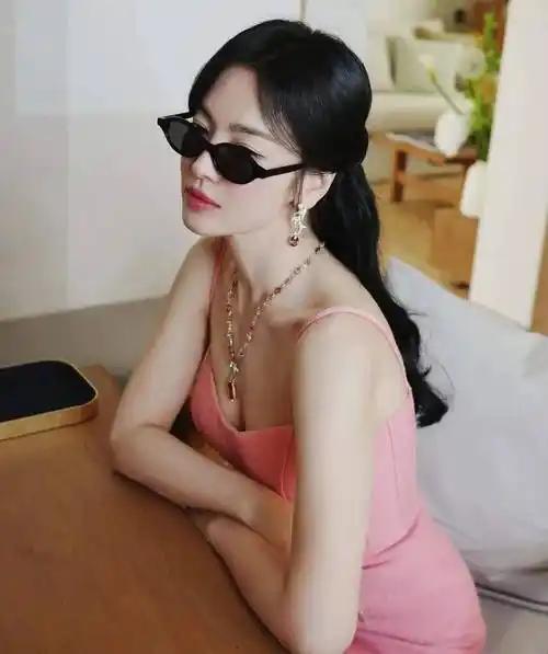 韩剧顶流女神——宋慧乔就问一句，谁的青春没有被宋慧乔惊艳到？韩剧女神宋