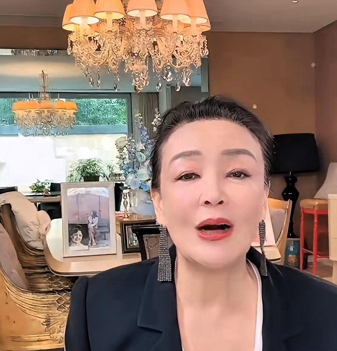 兰姐又发视频了，就在刚刚，大家都在说，她是不是在回应那个事，关于马筱梅在台湾生孩