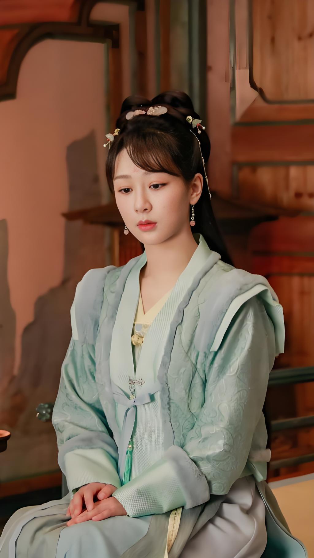 杨紫拒演《兰香如故》？不是错过爆剧，是她悄悄换了条更难走的路最近传出一个消息