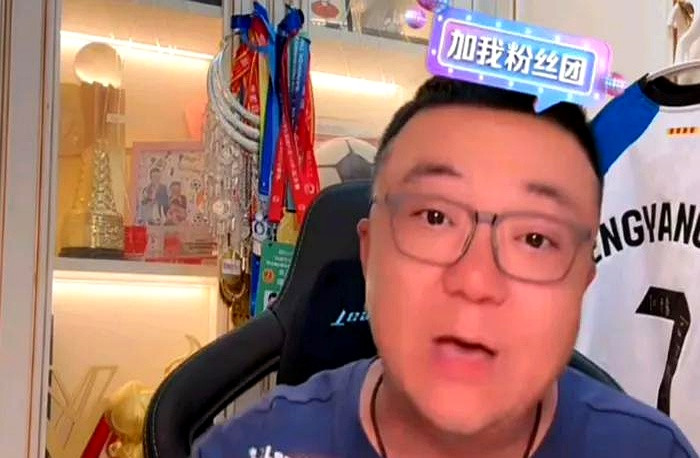 当年李铁执教国足世预赛那会儿，死活不怎么重用韦世豪，背后原因竟是这样媒体人董路爆料，有回在训练基地的