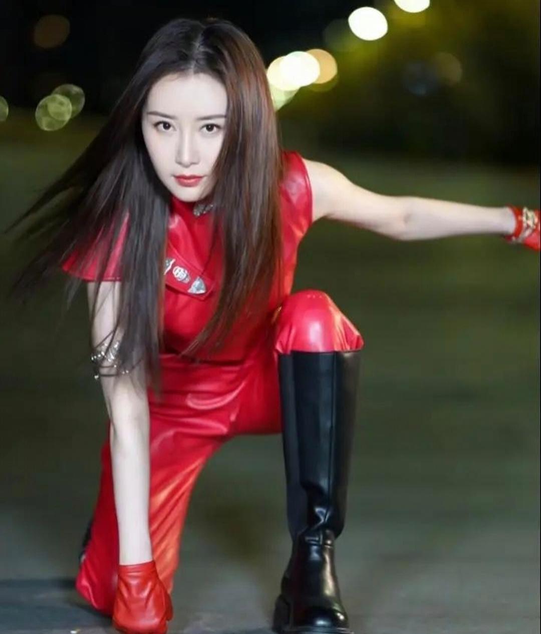1.李晨现在接工作似乎比以前放得开了，只要合适、能赚钱的活都愿意考虑。网红直播