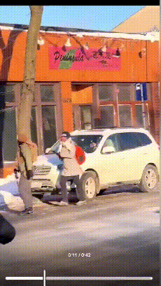 原地斩杀！一群蒙面ICE特工将37岁护士，先缴械后处决：已经引发全球传播。1月