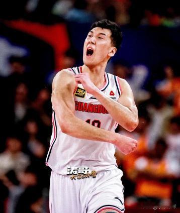 杜润旺为啥能进国家队？就凭一点！ 上次男篮输韩国，周琦在里面被两三个人包夹，