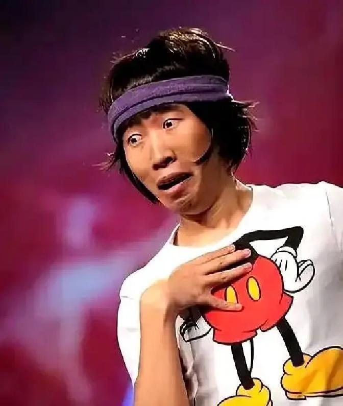 跨年后台10秒视频炸锅！昨晚流出的监控里，沈梦辰一把推开杨迪，弹幕瞬间刷“