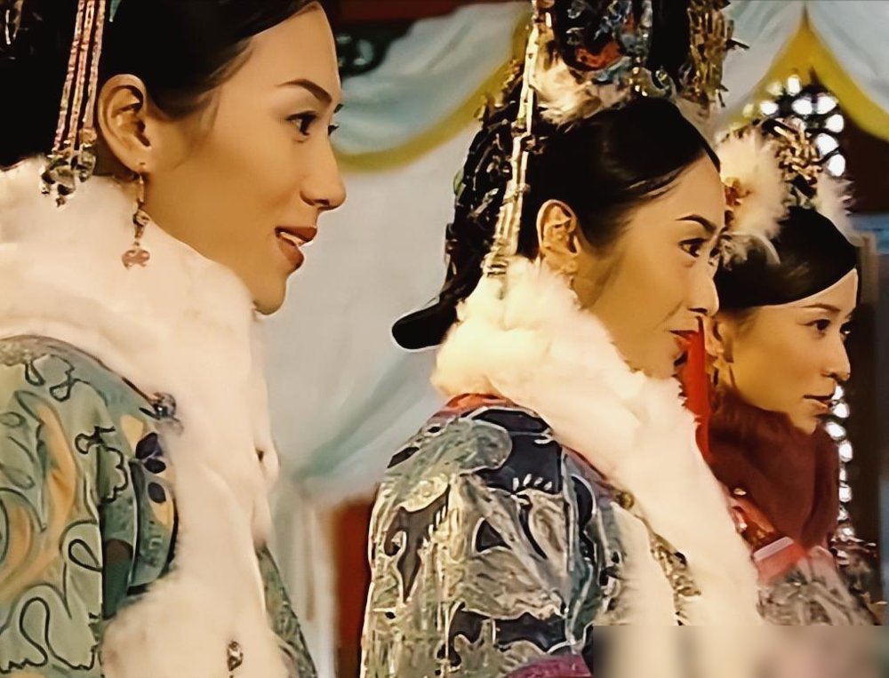 佘诗曼又拿视后了，四封，TVB历史第一人。可你再看《金枝欲孽》里那四个女人，戏里没一个赢的。尔淳逃出