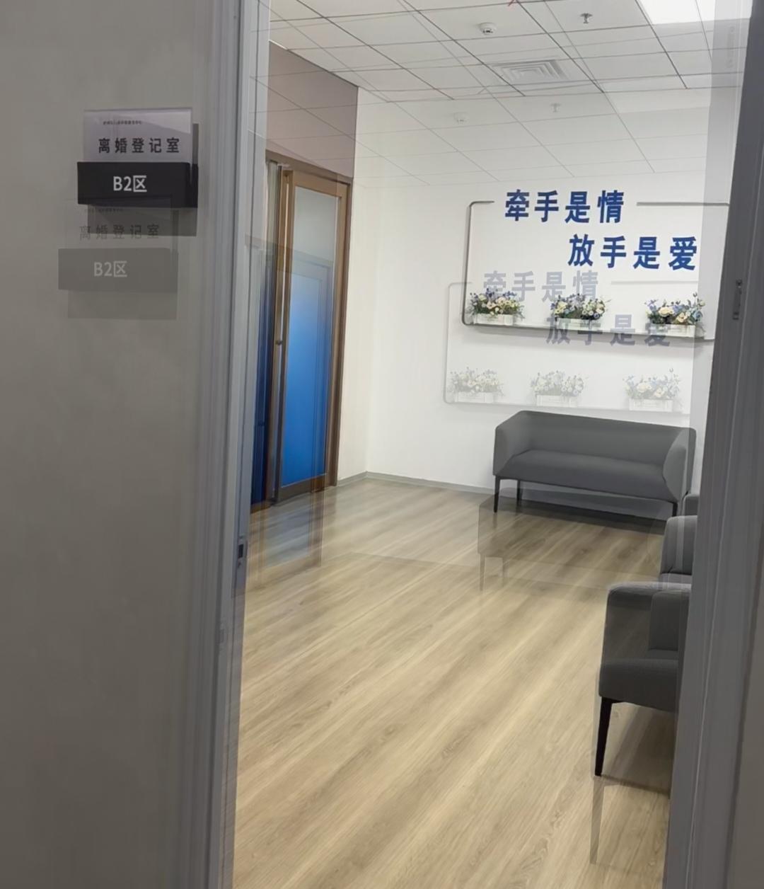 一位离婚妻子对老公说:当年我嫁给你，真心实意，没半点心眼，没算计，没权衡，我什