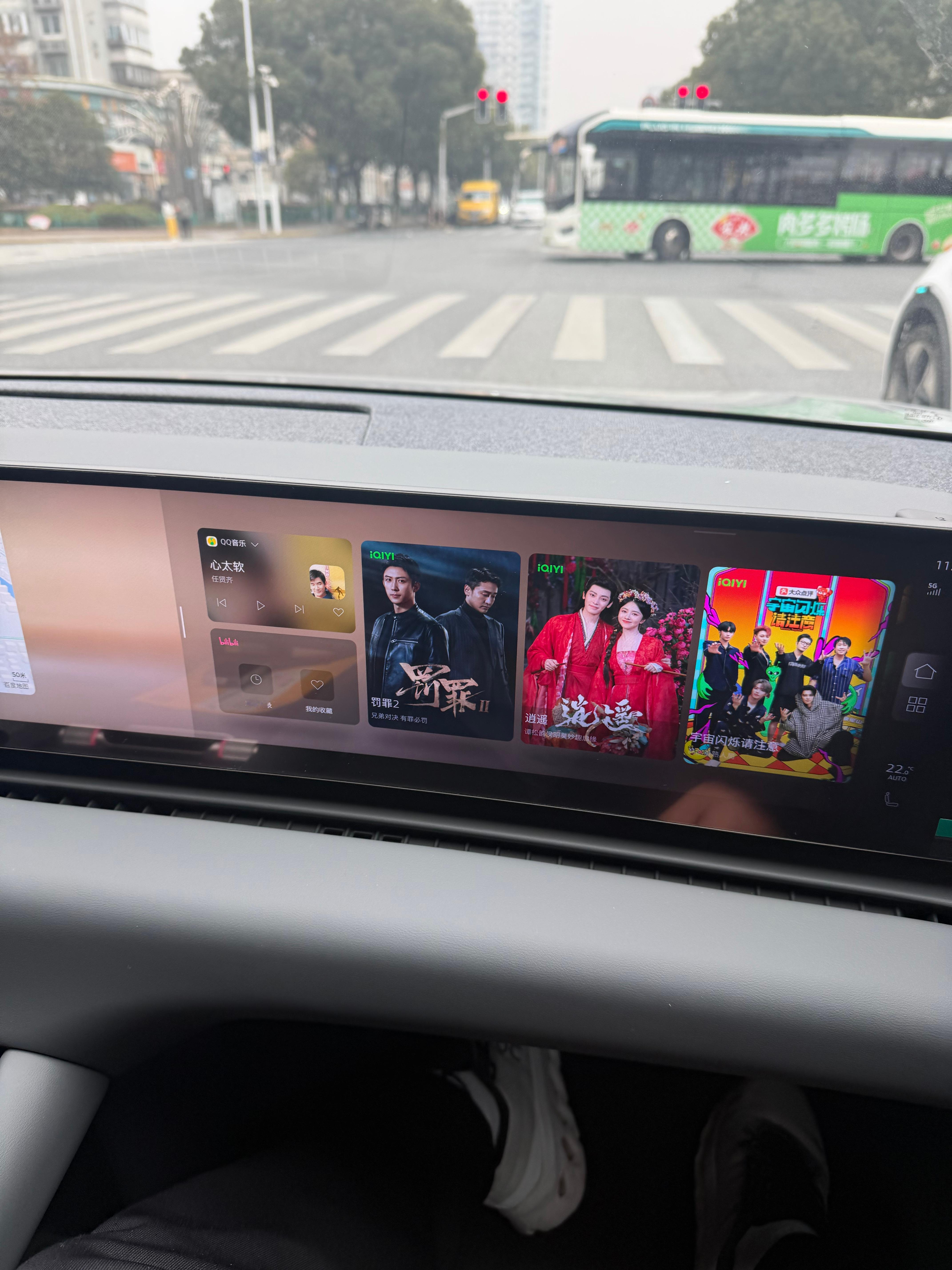 还是喜欢开，坐这种底盘质感好的车