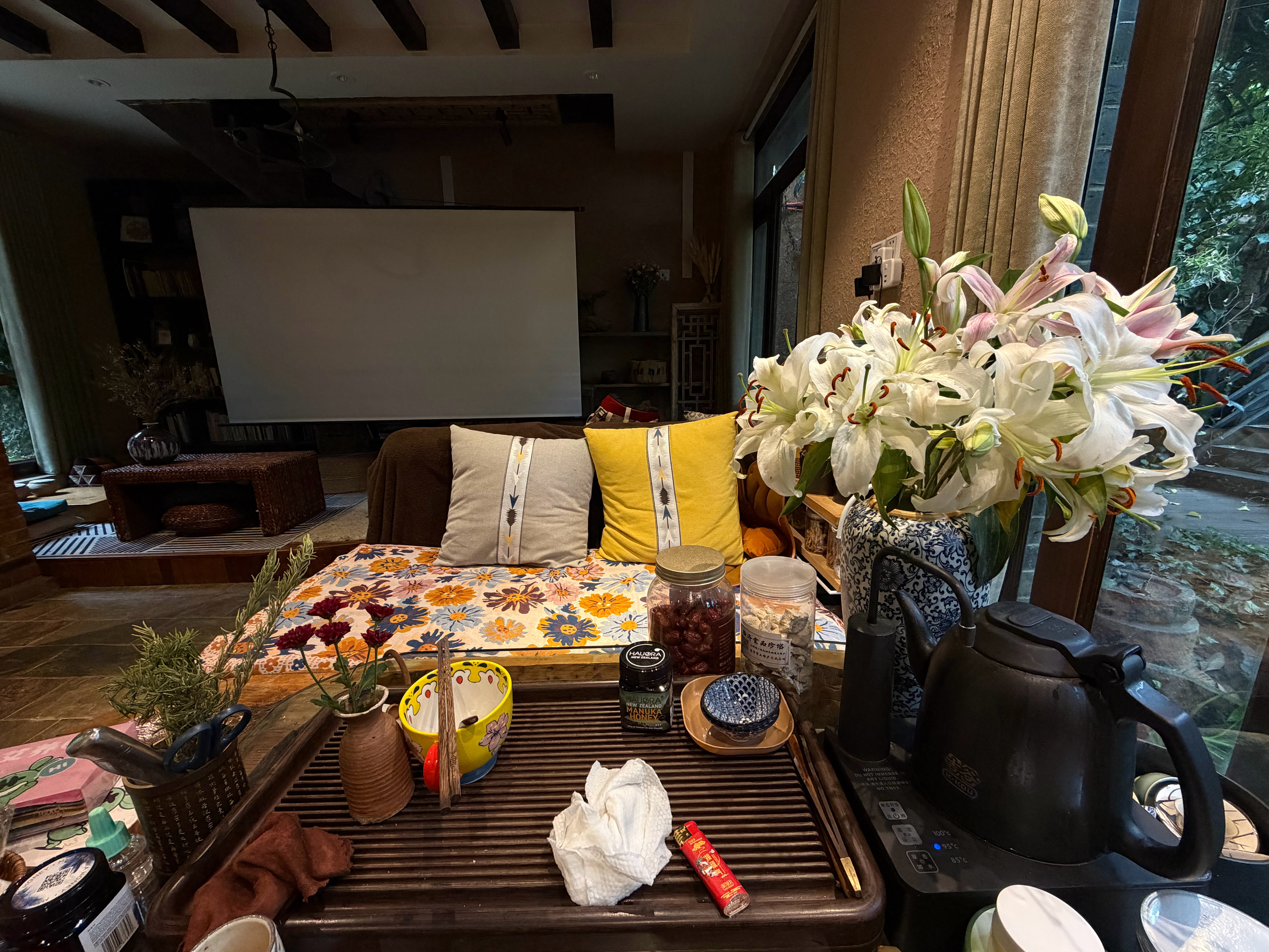 人一旦找到了自己直接愉悦自己的方式，就不再需要去取悦于他人，因为取悦于他人，其动