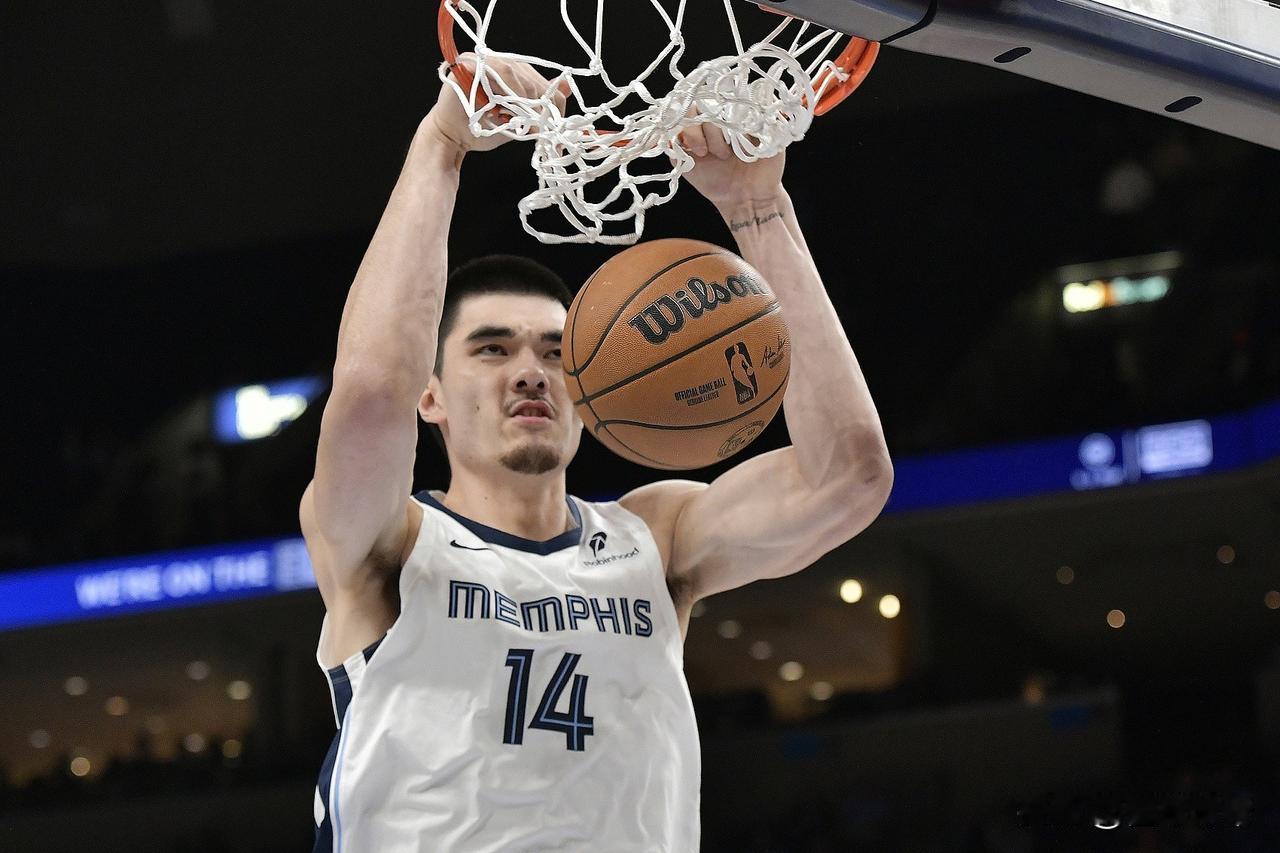 杨瀚森学习的模板，华裔球员周志豪爆砍21分15篮板!在今天灰熊与鹈鹕的菜鸟互