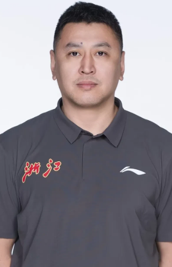 不得不佩服南京同曦俱乐部，每一步都走的很精明！当初扶正西热力江，开创球员兼教练模