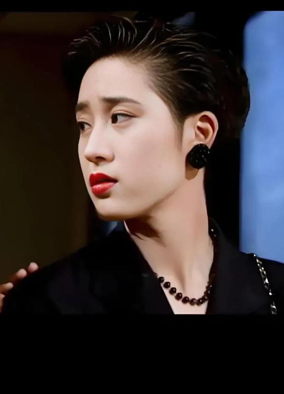 2008年，陈法蓉把富商男友朱明带回家见父母，朱明拍着胸脯：“我身家10亿，一定