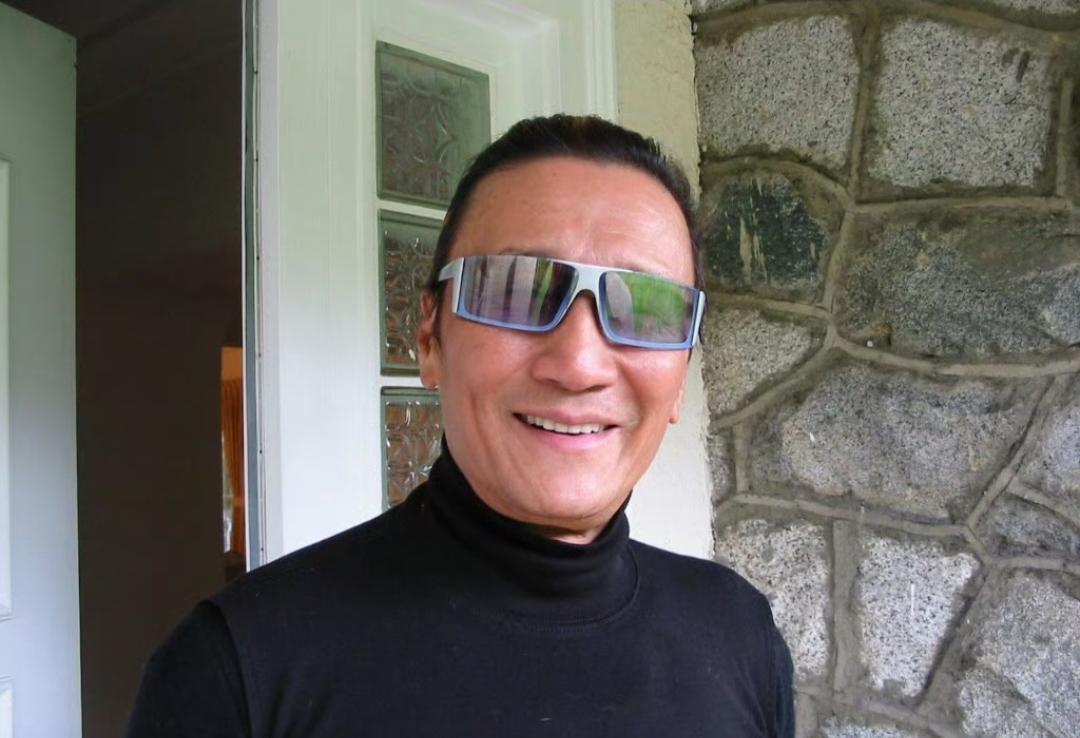 按照媒体的说法，九成遗产都留给了两个孙子，也就是谢霆锋的两个儿子。剩下的10%