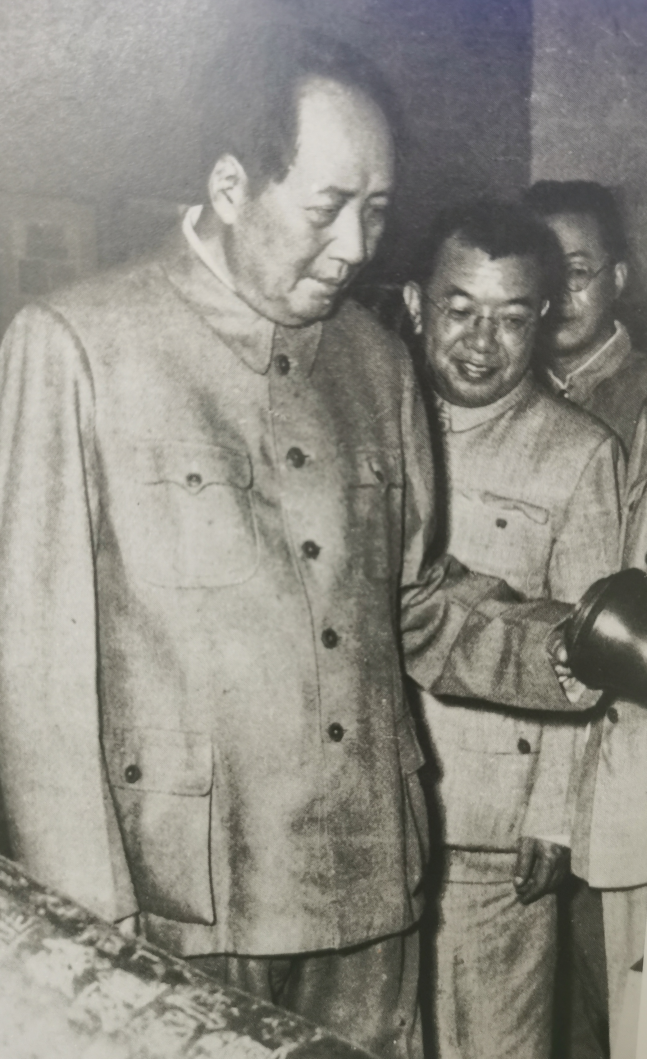 1958年9月17日，毛主席视察安徽合肥，专门来到省博物馆参观，观看了太平天国文
