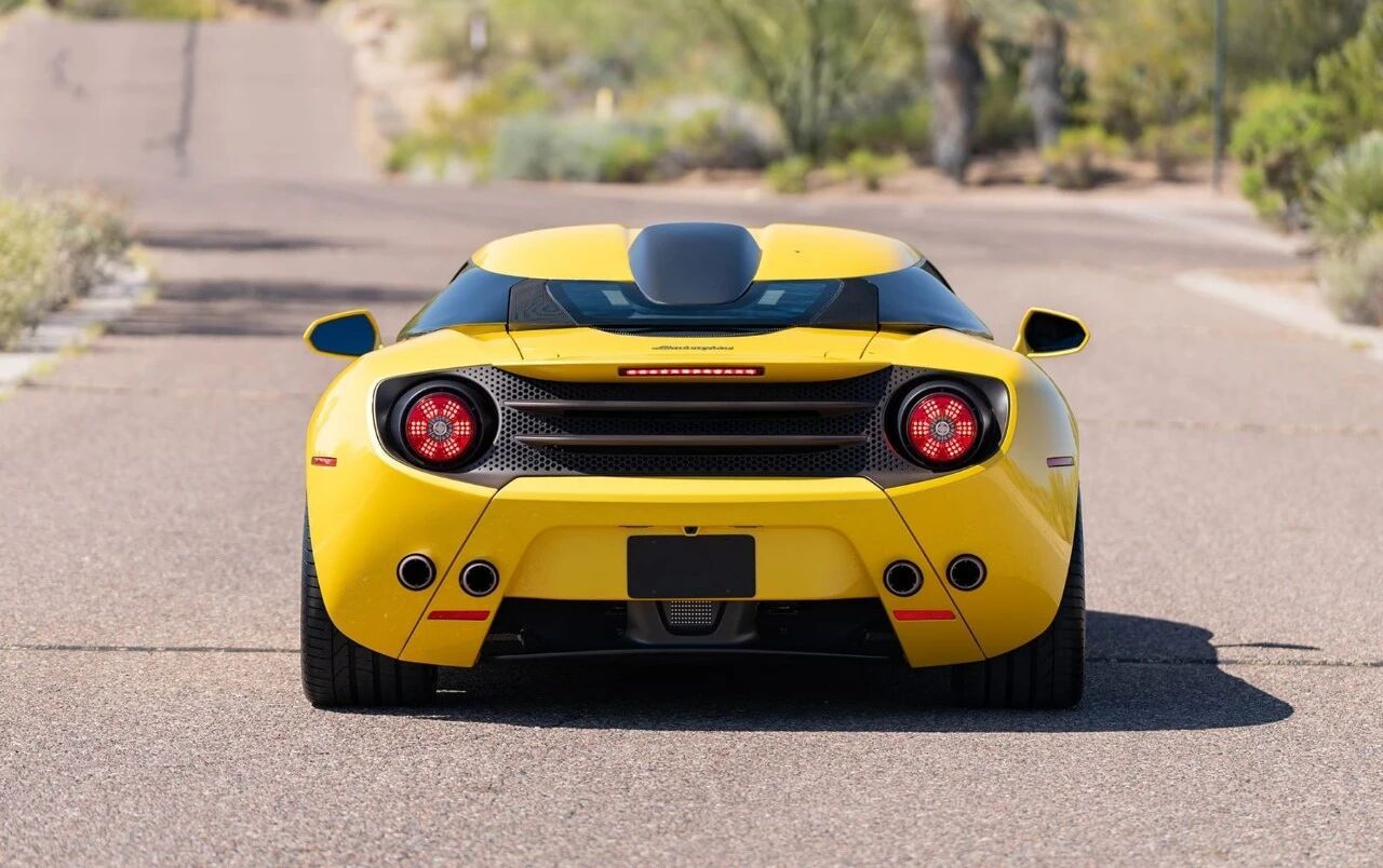 按照阿斯顿马丁ONE-77造型改装的兰博基尼豪车超跑合肥