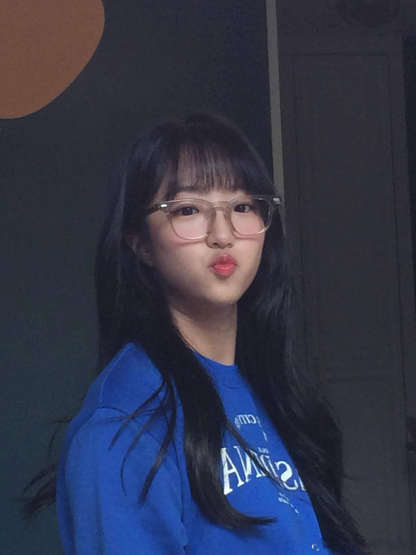 申裕斌：🤓💋💄💙✨​​​
