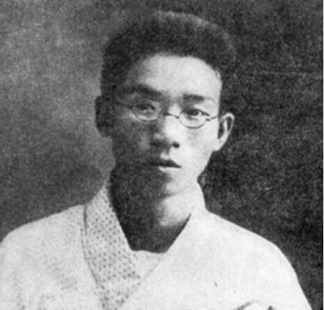 1931年，被情人抛弃的郁达夫回到老家，他紧紧地握住妻子的手说：“荃儿，我回来了