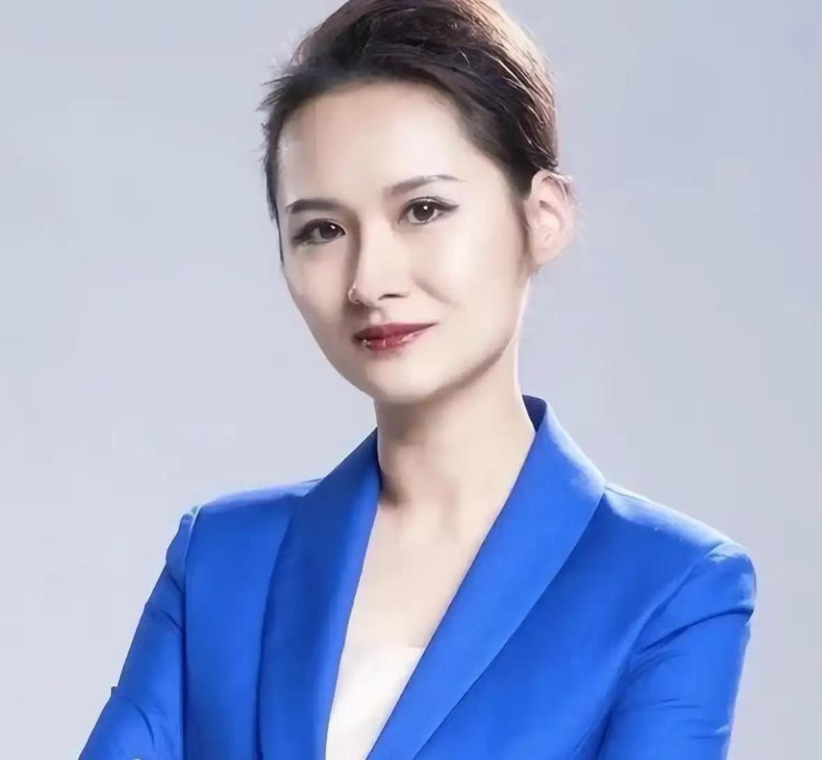 有消息称：上海电视台陈璇因递话筒事件有了处理结果，没被开除，原来的岗位已调整，据