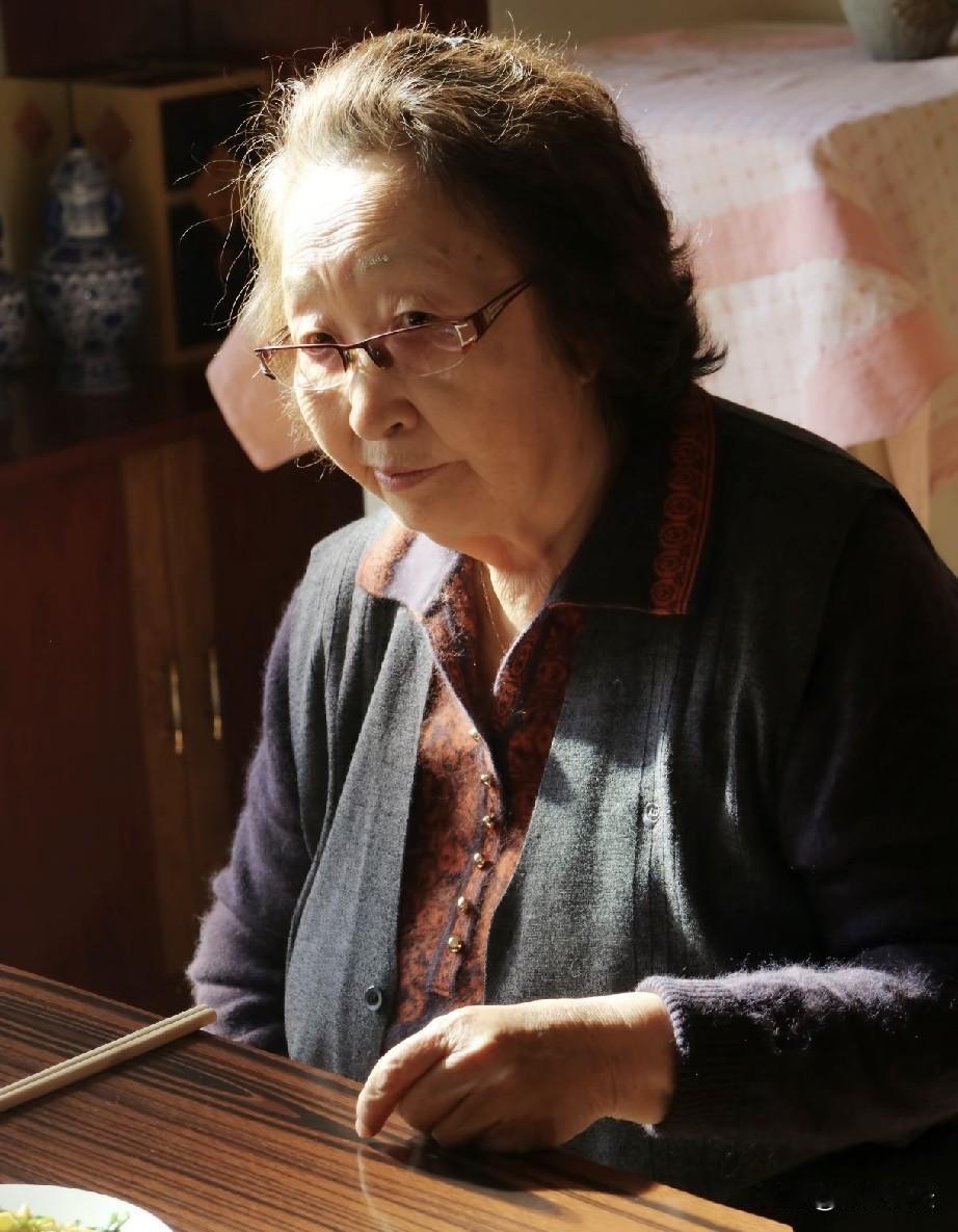 就在几天前，彭玉小女儿赵珈琪还说让母亲安享晚年，没想到老人走的这么突然。93岁