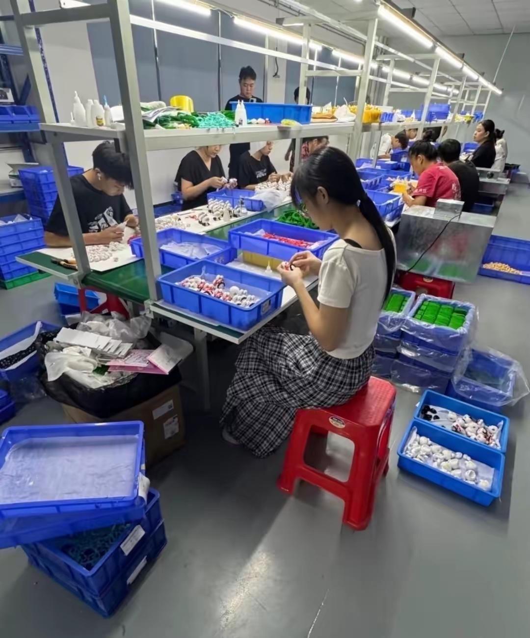 老板女儿把我从主任贬到车间，工资从4万跌至6000，我立刻辞职。人事部反复确认了