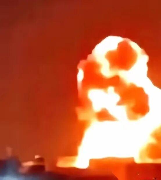 一枚导弹炸停全球五分之一天然气供应！卡塔尔‘能源心脏’遭重创，全球市场震撼