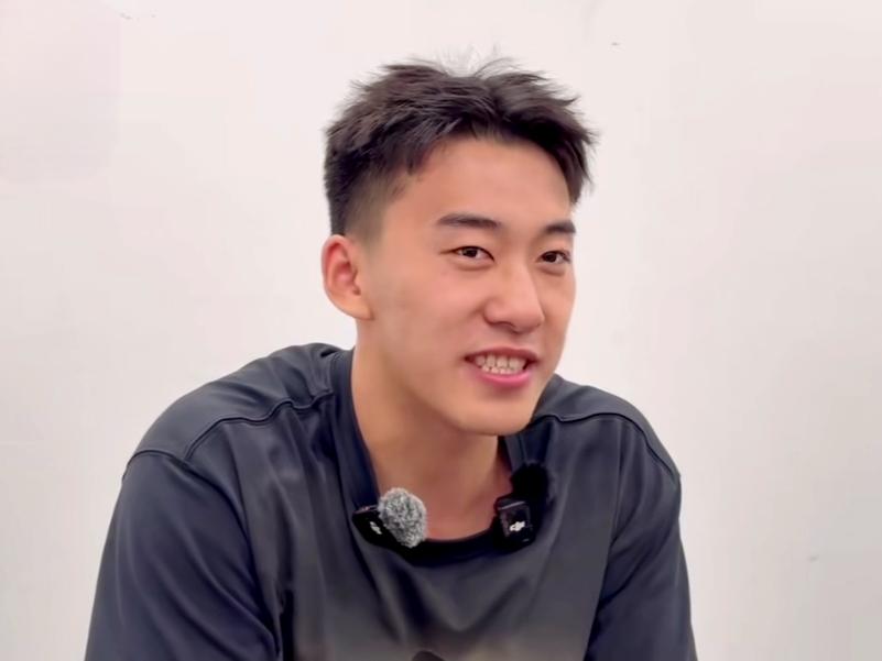 王俊杰NCAA转校，新教练是名帅，超适合他王俊杰上个赛季在旧金山大学，这个赛