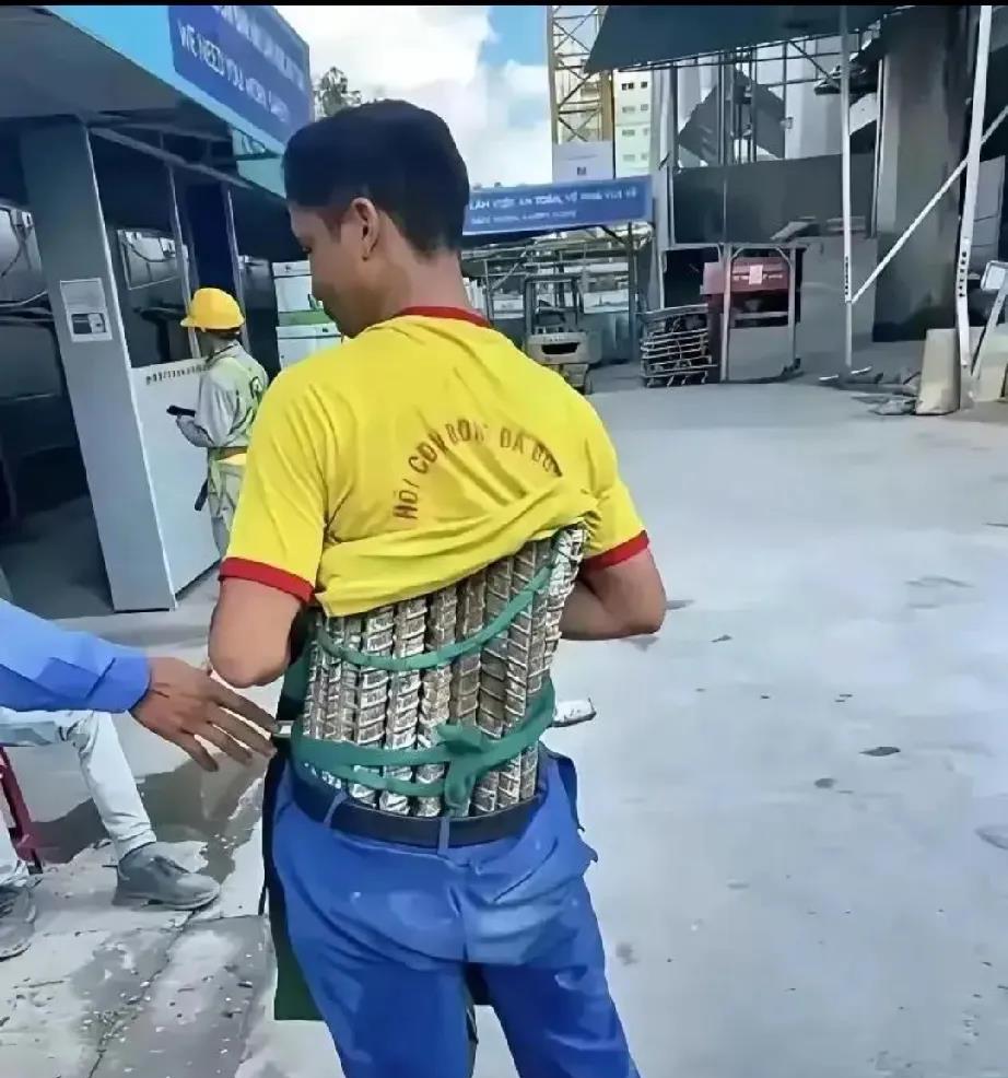 小伙子这个不值钱吧？