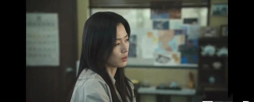 全智贤这下真成众矢之的了！在全智贤的新剧《暴风圈》还没“大出圈”之前，“限韩令
