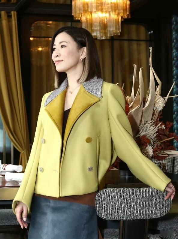 佘诗曼自曝已立遗嘱，50岁活得太通透：“赚钱如此辛苦，如果我有事发生的时候，不要