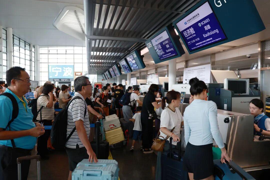 台湾同胞欢呼，大陆飞机来了！就在昨天(7月4日)，中国官方报道了大陆的航空公司