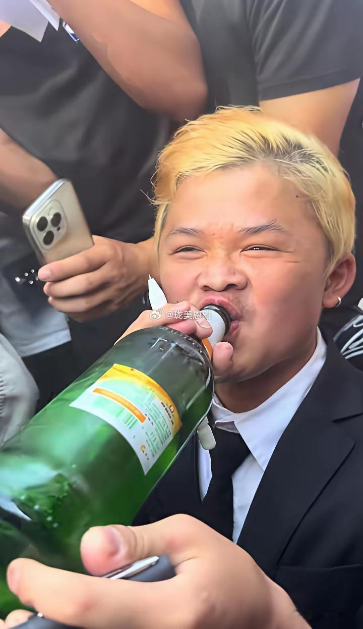 时也运也命也！小马云范小勤如今在网络上混得风生水起确实是沾了时代的光​​​